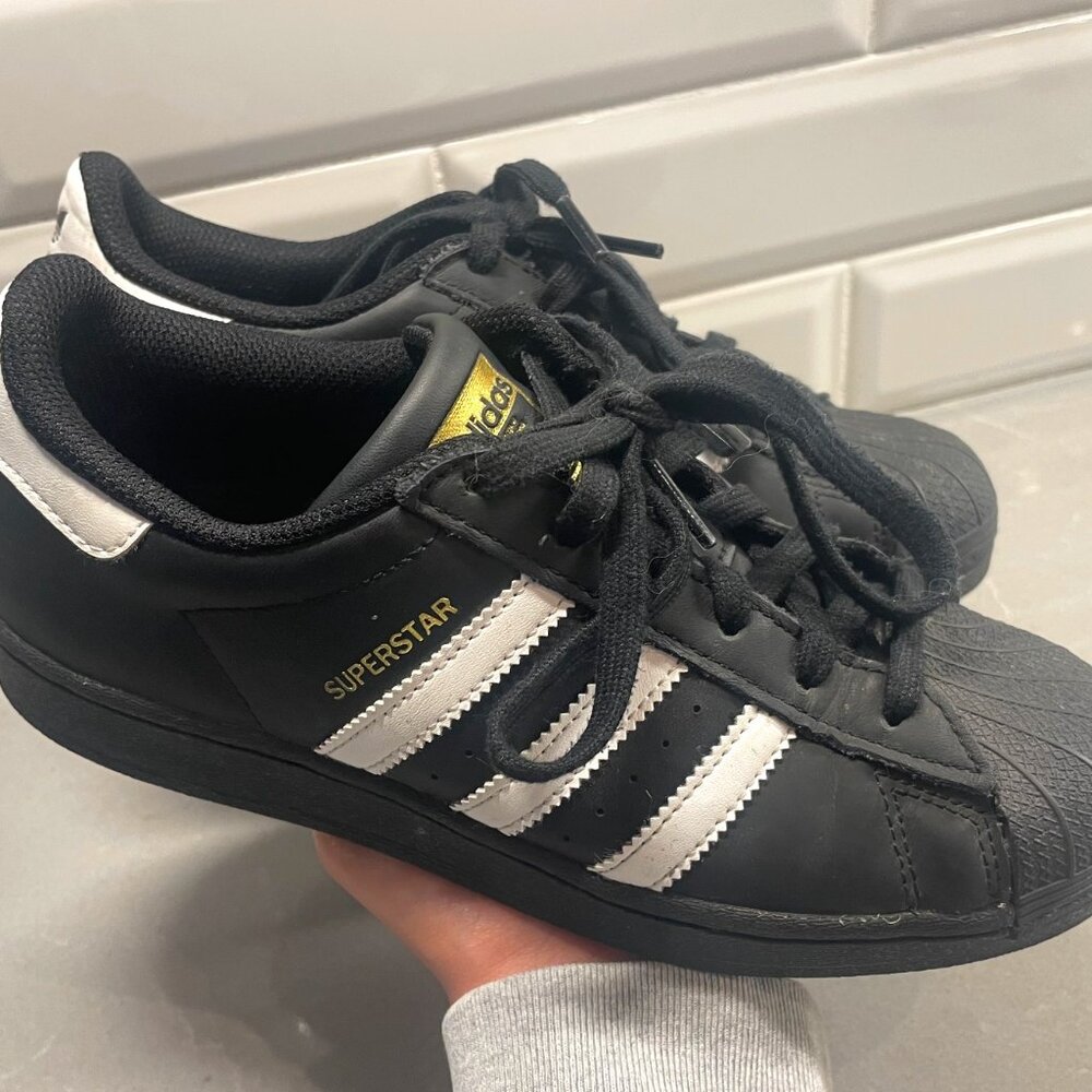 ADDIDAS SUPERSTAR BLACK SHOES SIZE 6